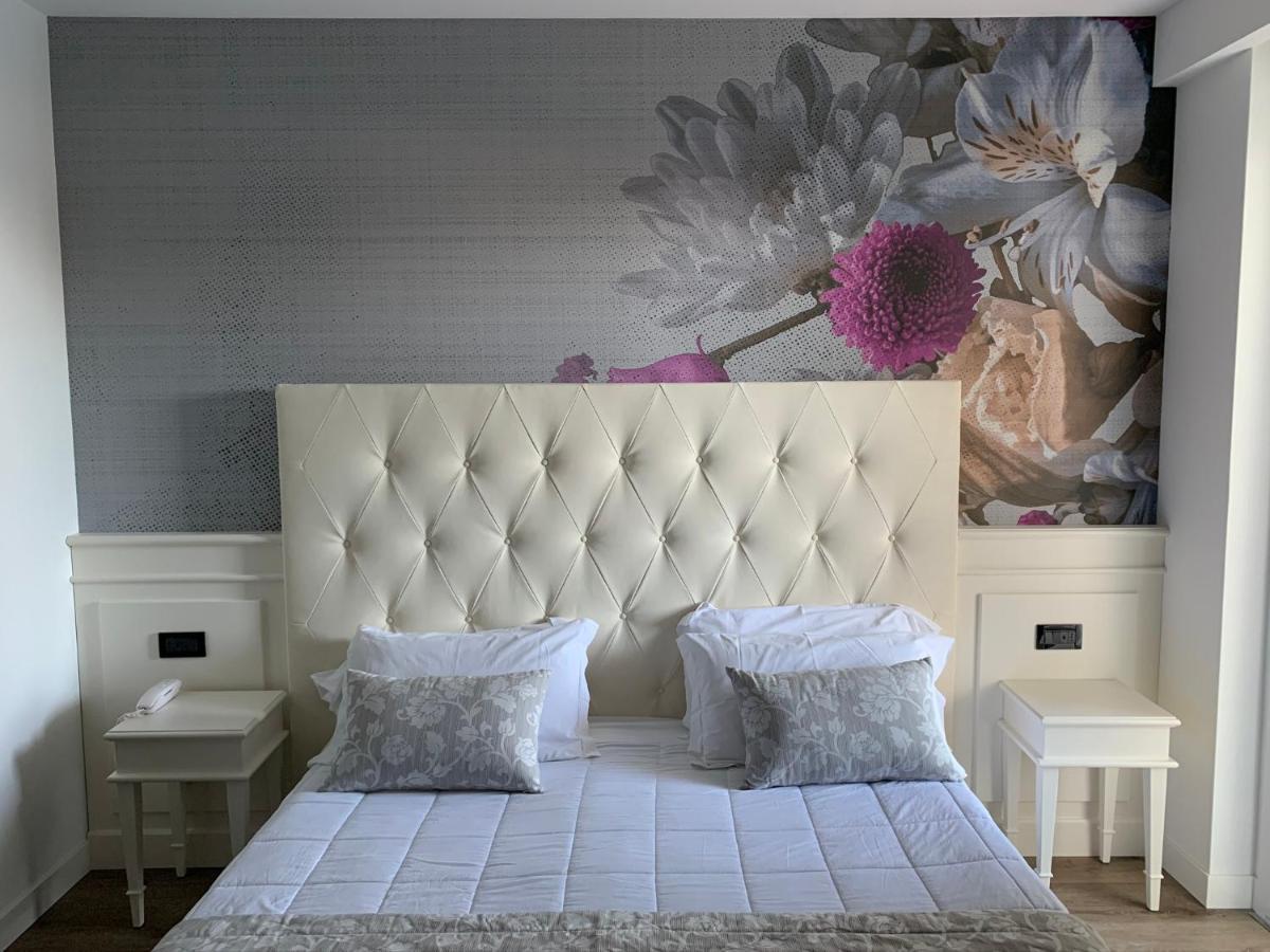 Park Hotel Cellini ลิโดดิเยโซโล ภายนอก รูปภาพ