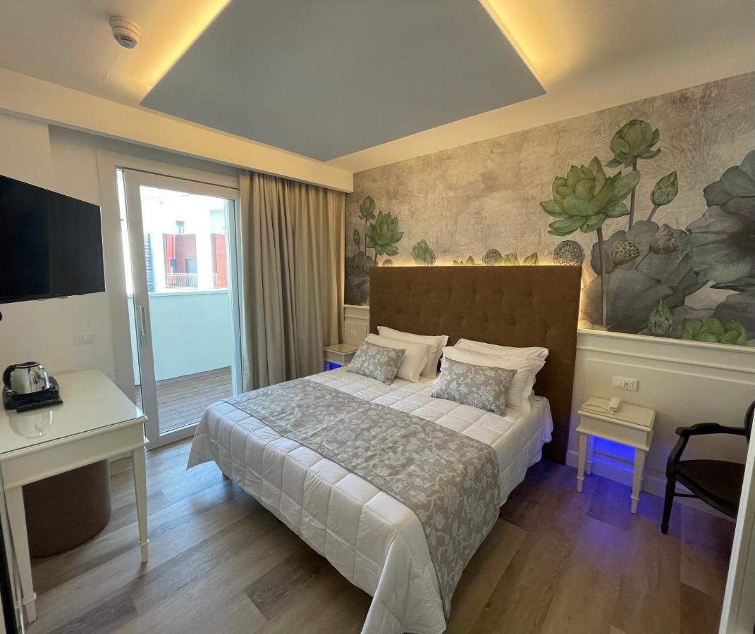Park Hotel Cellini ลิโดดิเยโซโล ภายนอก รูปภาพ