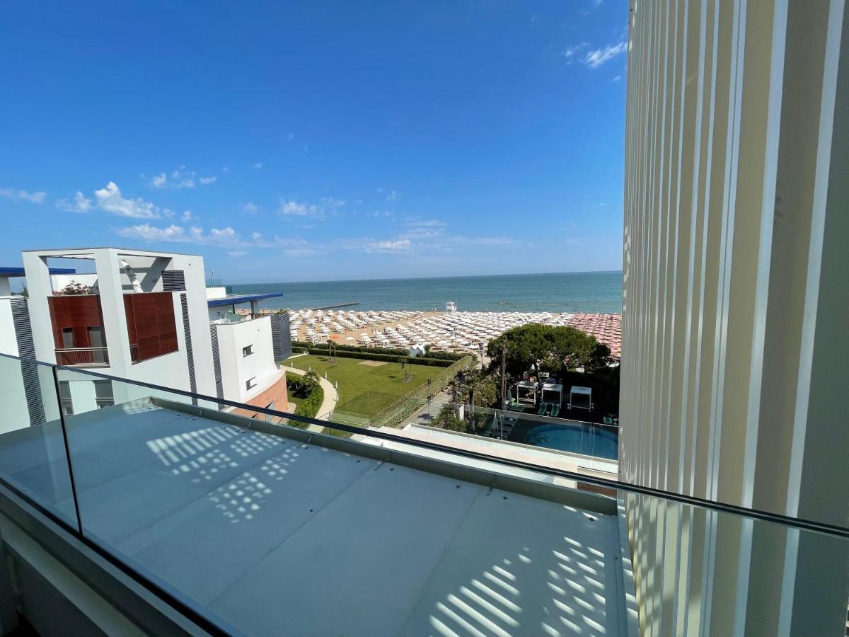 Park Hotel Cellini ลิโดดิเยโซโล ภายนอก รูปภาพ