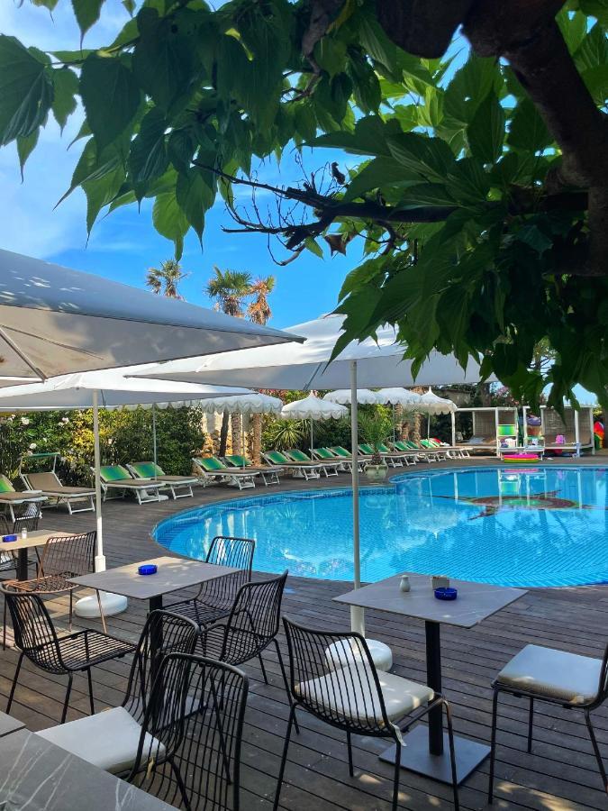 Park Hotel Cellini ลิโดดิเยโซโล ภายนอก รูปภาพ