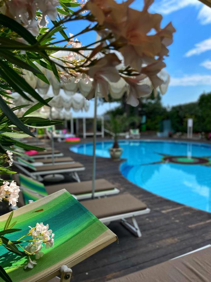 Park Hotel Cellini ลิโดดิเยโซโล ภายนอก รูปภาพ